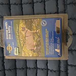 NIP PetSafe Come With Me Kitty Harness and Bungee Leash Black Silver New